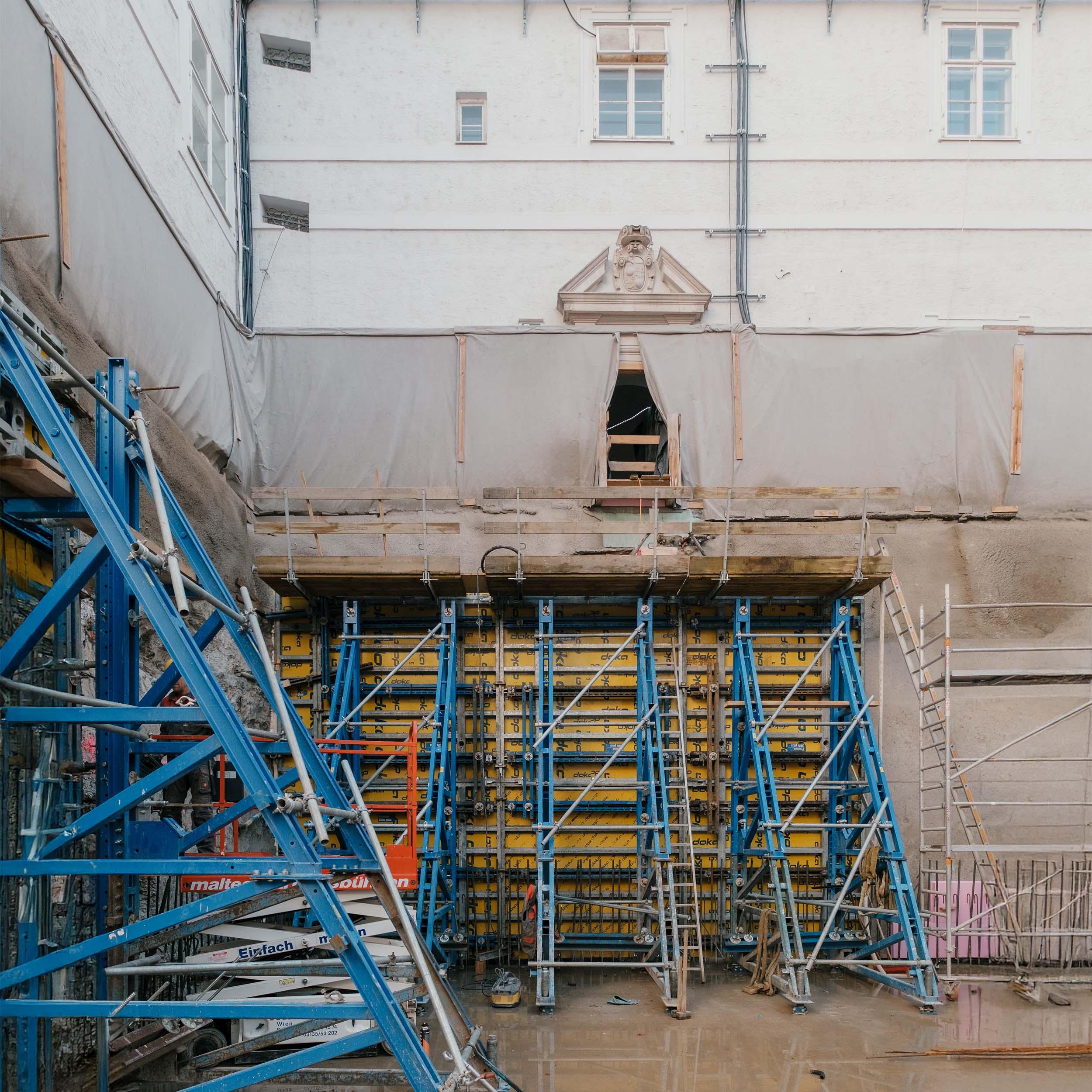 Baustellendokumentation Salzburg Belvedere in Salzburg von Patrick Johannsen für Schenker Salvi Weber Architekten. Bestandsumbau und Museumserweiterung im Innenhof der Neuen Residenz, Dezember 2025.